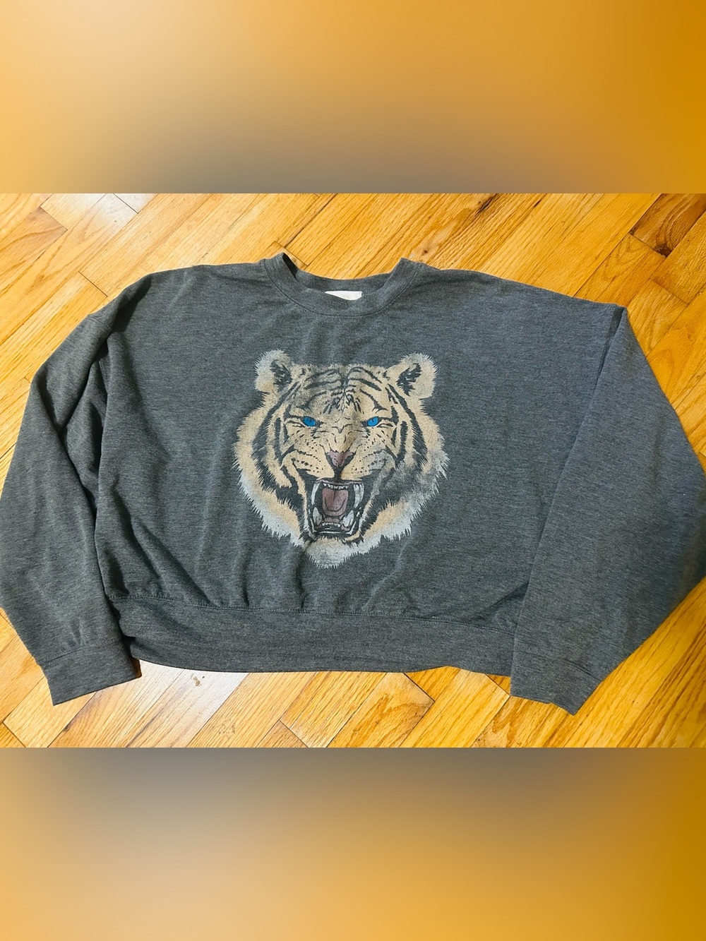 Women’s Gray Graphic Tiger Sweatshirt